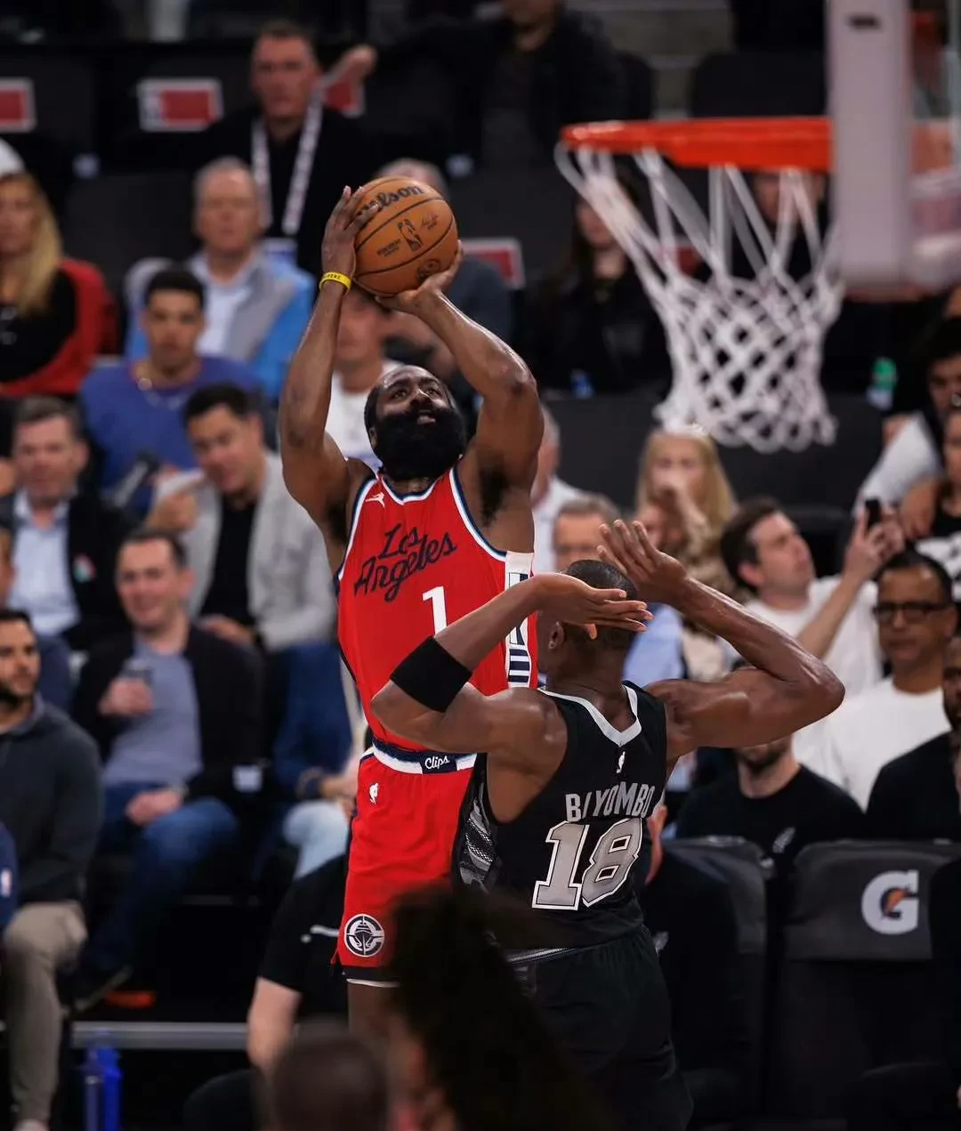 快船战狂哥,谁将最终占据上风? 快船战狂哥,谁将最终占据上风?